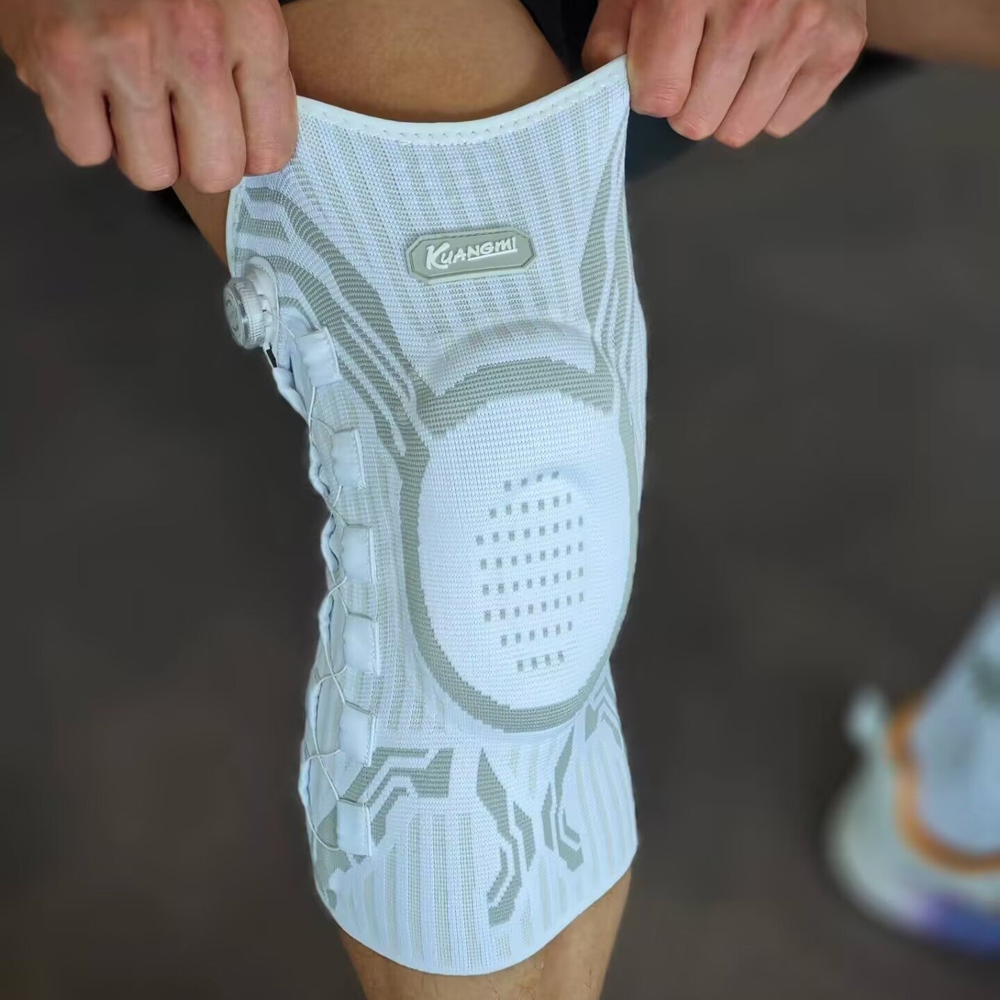 MOVETECH™| La primera rodillera que evoluciona DURANTE tu actividad